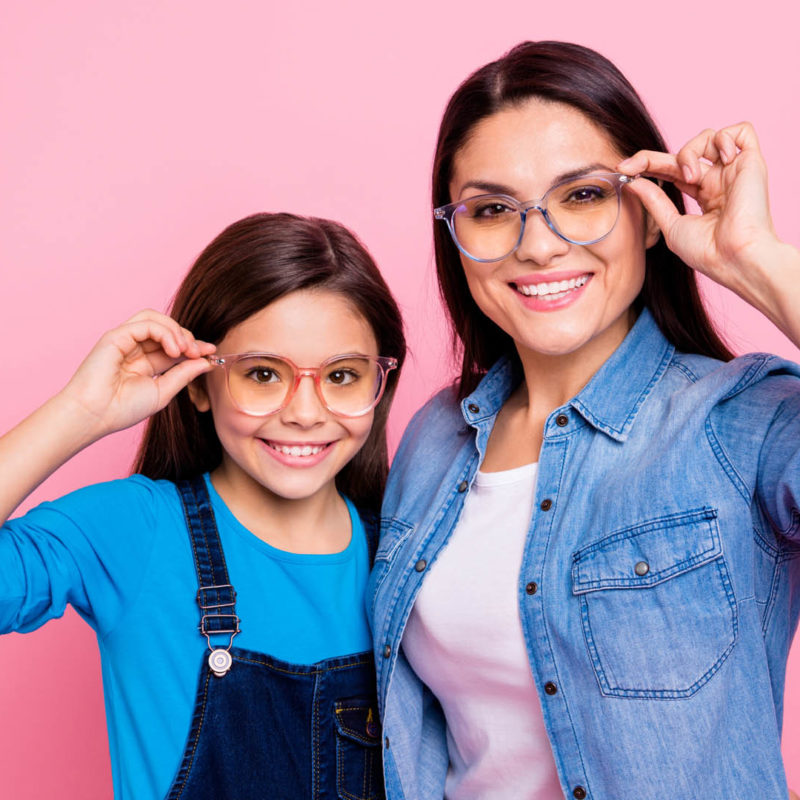 geste lunettes opticiens